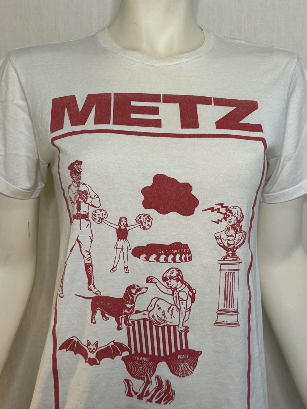 METZ band white and red t shirt size small